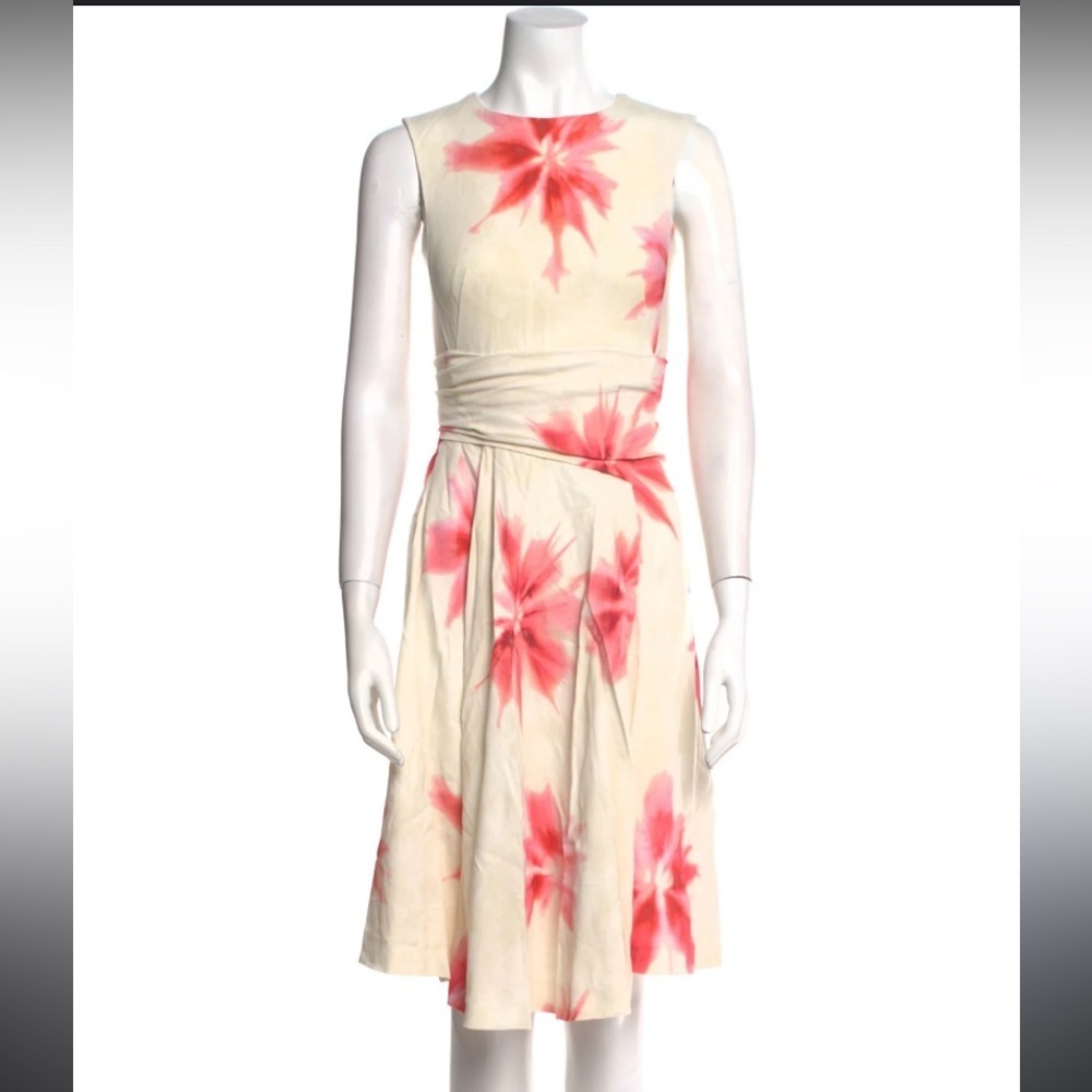 Sportmax Watercolor Floral Sheath
Dress cream designer Italy fall formal evening